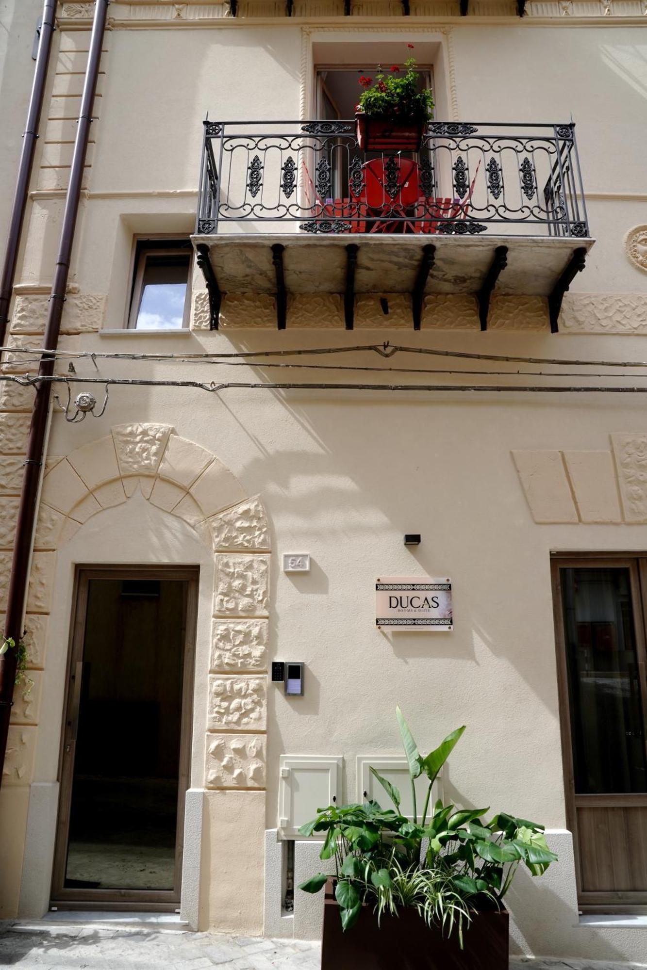 Ducas Rooms And Suite Lascari Zewnętrze zdjęcie